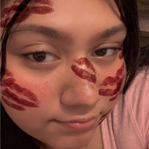 Meet your Posher, Edith